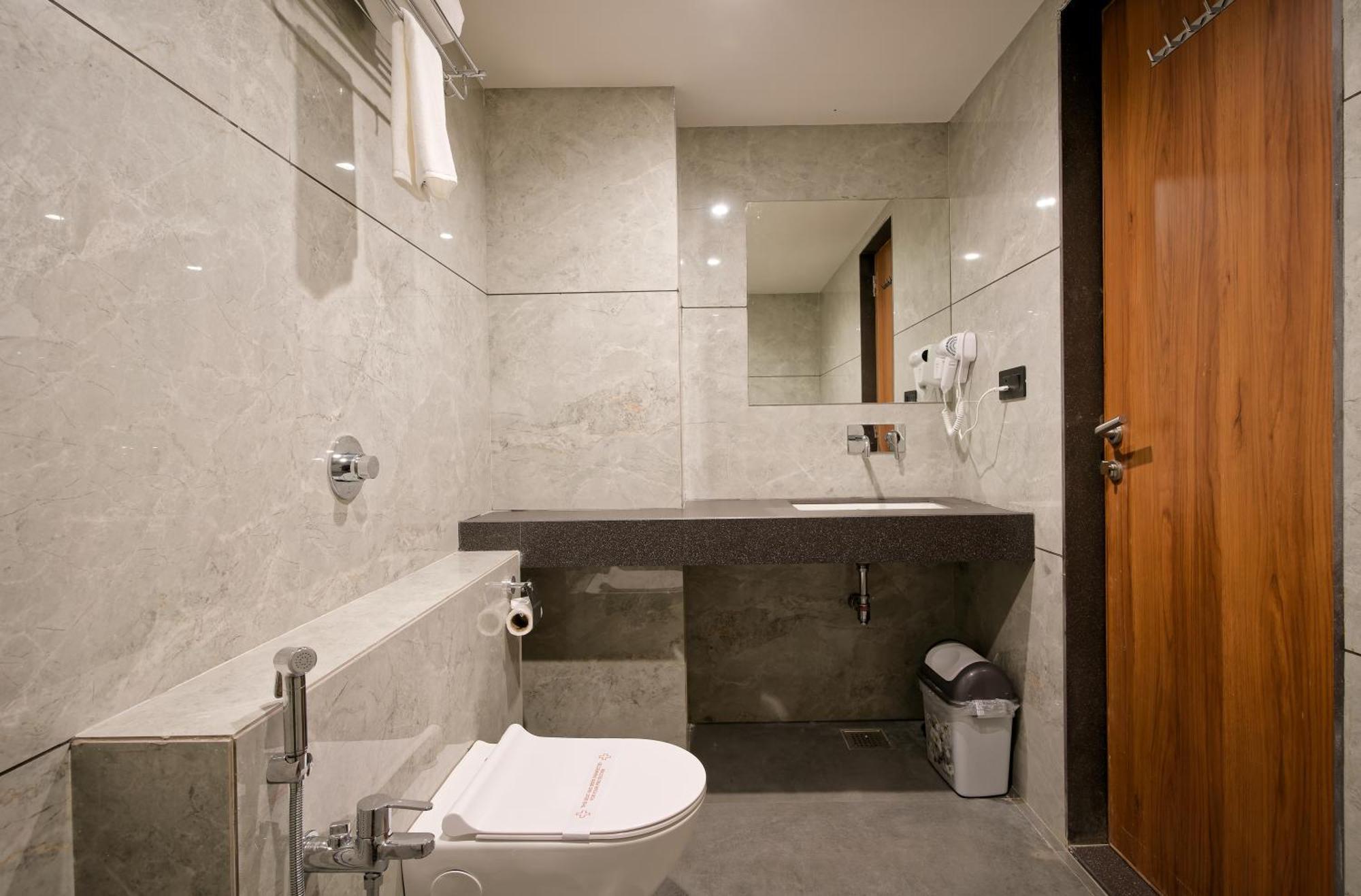Plenteous Inn Ahmadábád Exteriér fotografie