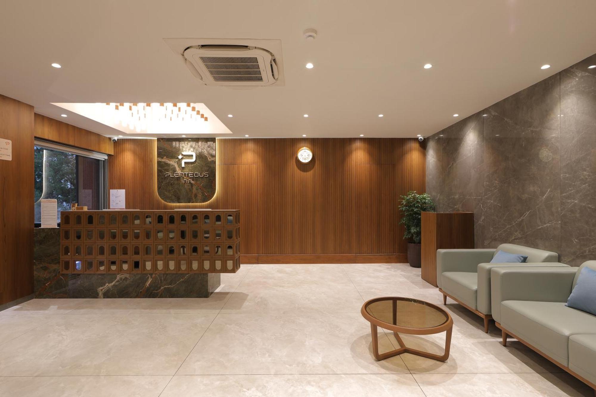 Plenteous Inn Ahmadábád Exteriér fotografie