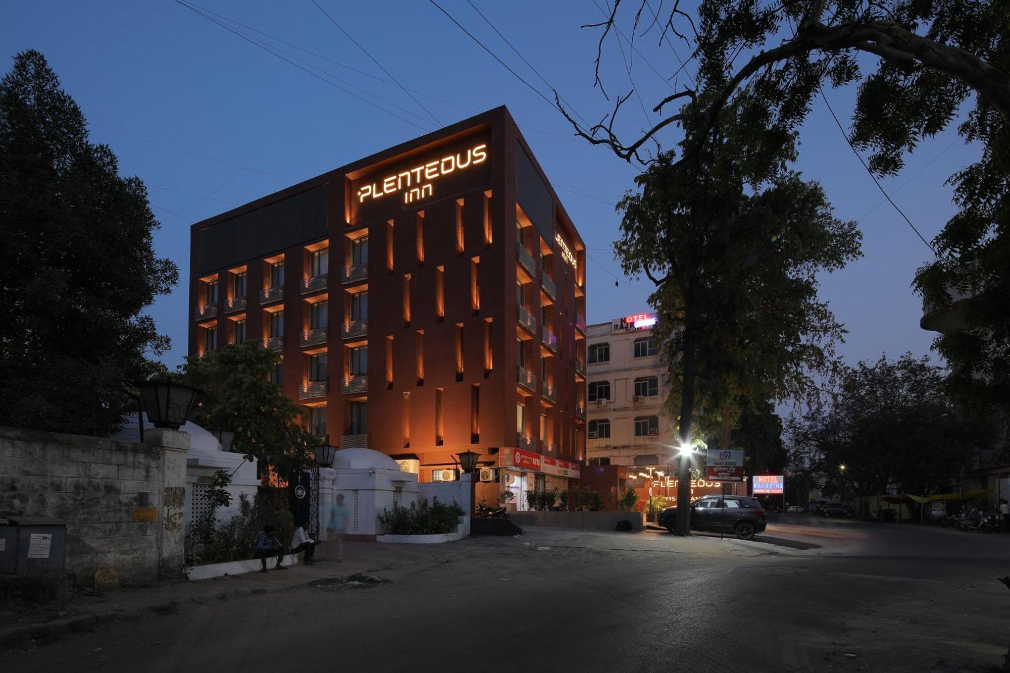 Plenteous Inn Ahmadábád Exteriér fotografie
